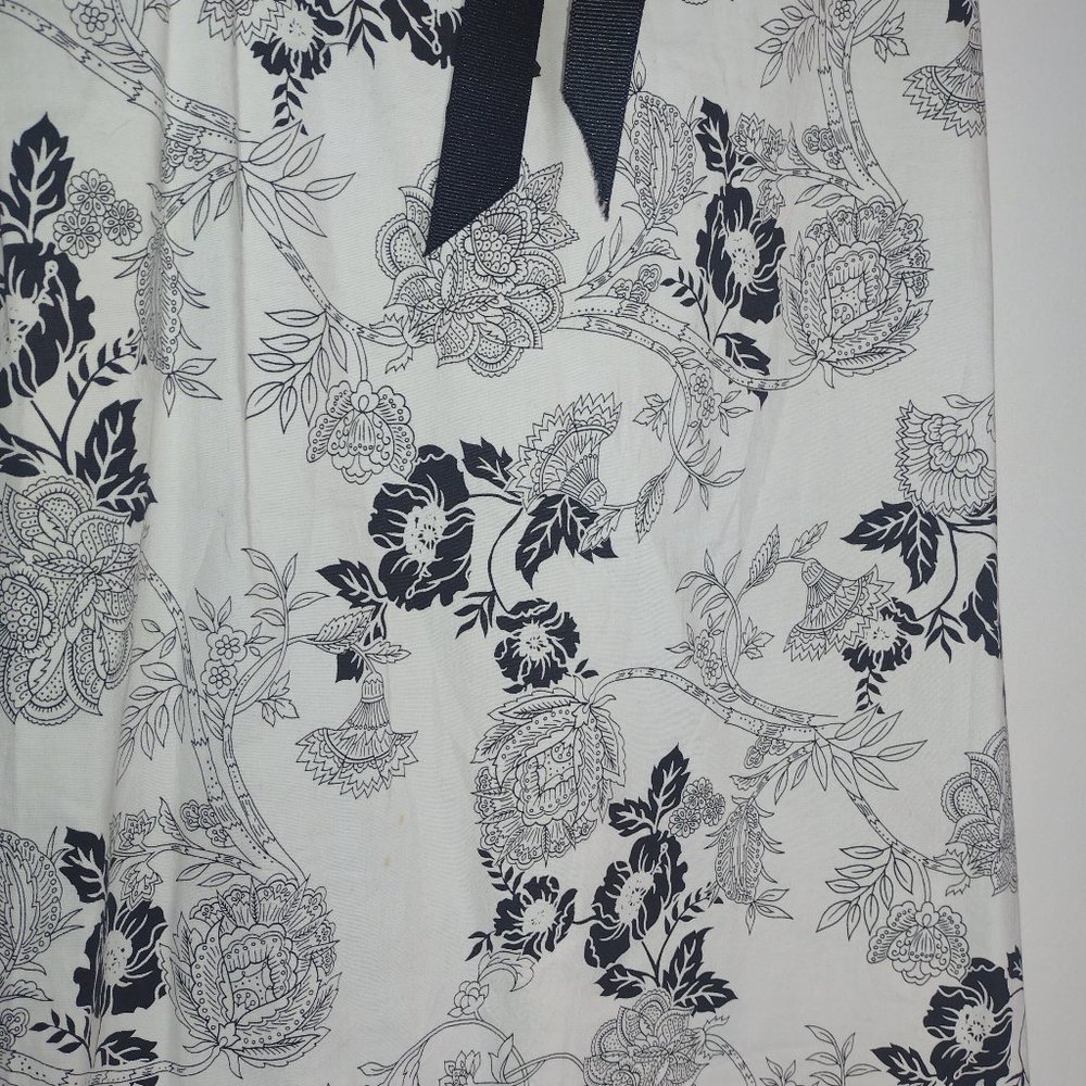 Dress - Picture 4 of 9